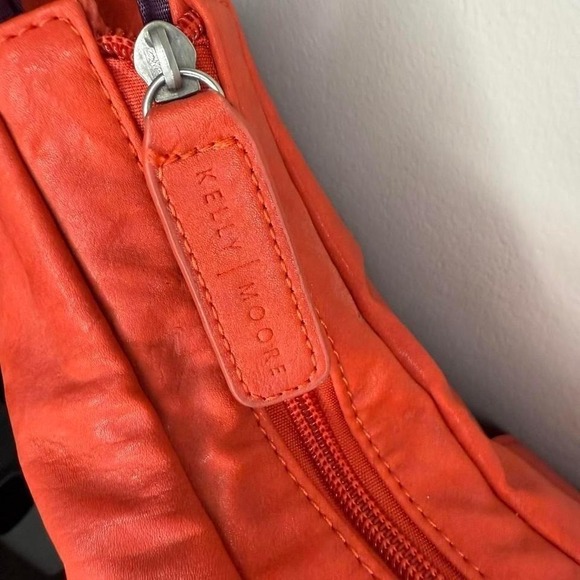 KELLY MOORE Camera Crossbody Hobo Bag Leather Compartments Photography Strap - Picture 4 of 7